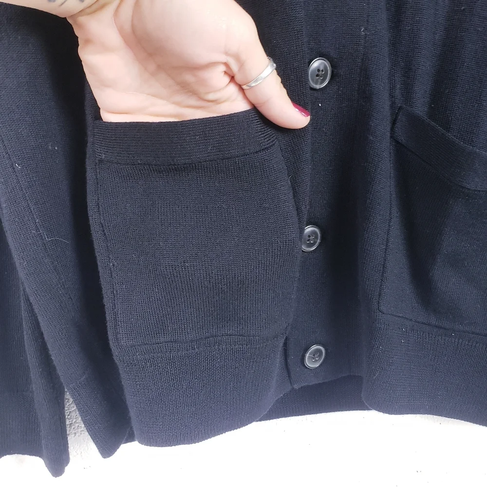 J. Crew Slim Fit Merino‎ Wool Cardigan Sweater Style C9767 Black Size Large